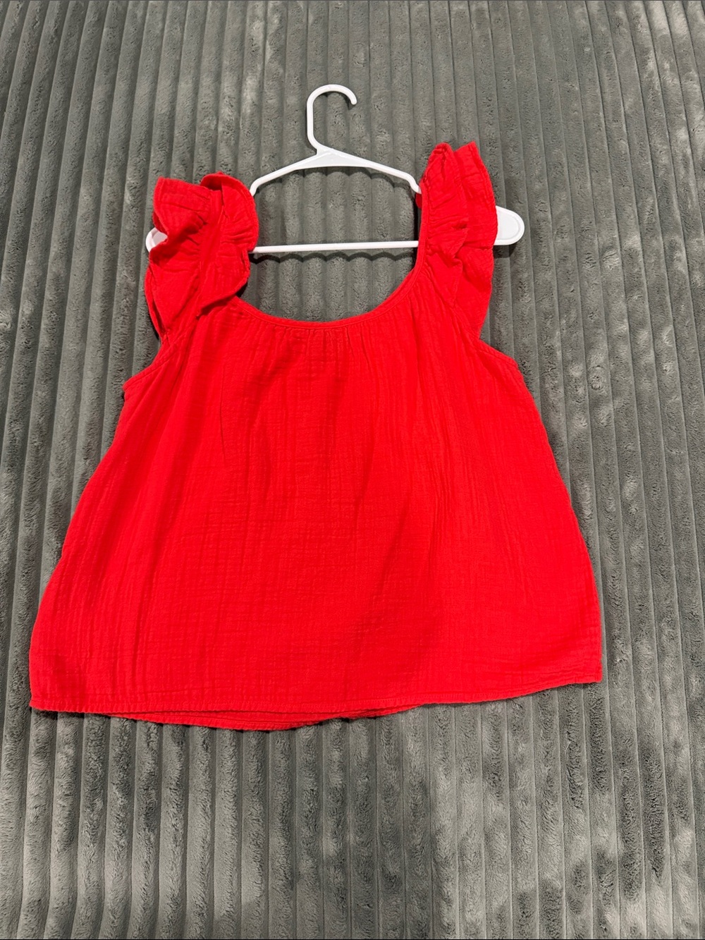 GAP Women's Bright Red Ruffle Strap Tank - Picture 4 of 4